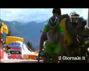 Spinta maldestra al Giro d'Italia