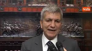 Vendola fa votare il dl Irpef: "Ma restiamo all'opposizione"