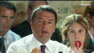 Renzi sfoggia l'inglese ma esita sulla parola brevetto