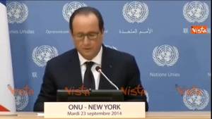 Hollande: "Non cederemo alle minacce dell'Isis"