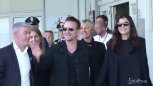 Bono si rompe un braccio cadendo dalla bicicletta