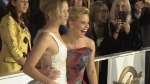 Il cast di Hunger Games sfila alla premiere di Los Angeles