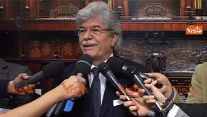 Razzi: "Mattarella non sorride mai..."