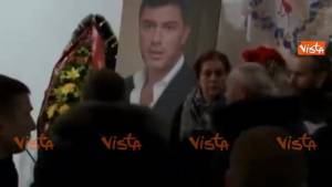 Mosca, folla di gente per i funerali di Nemtsov