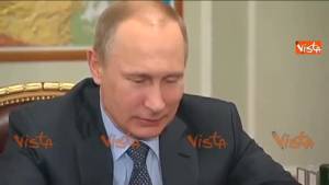 Putin ricompare in pubblico: ecco le immagini
