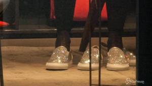 Ludmilla e le scarpe con strass: shopping bizzarro