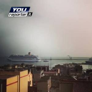 Fulmini sul porto di Cagliari