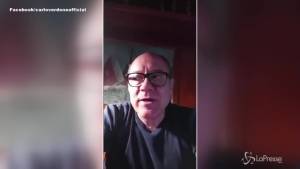 Carlo Verdone sbarca su Facebook: in un video il saluto ai fan