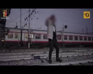 Milano. Girano un video sui binari e mandano in tilt il traffico ferroviario