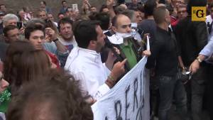 Salvini attacca i centri sociali: "Per loro abbiamo le ruspe"