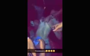 Mtv VMA 2016: rapper sniffa coca sul seno di una ragazza