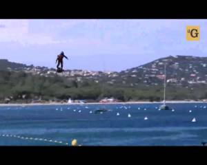 Si chiama Flyboard il velivolo che ti mette le ali ai piedi