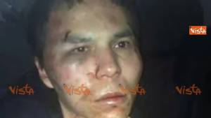 Arrestato il terrorista della strage di Capodanno: il volto prima e dopo la cattura 