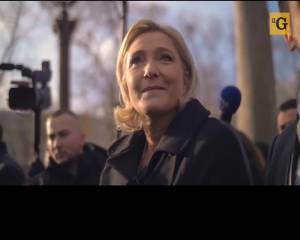 Marine Lepen lancia la sua campagna elettorale...in nome del popolo