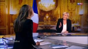 Marine Le Pen a TF1: "Via la bandiera dell'Ue dallo studio"