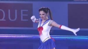 Sailor Moon sul ghiaccio: la pattinatrice Evgenia Medvedeva omaggia Tokyo