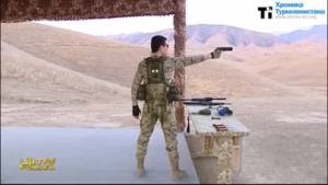 Turkmenistan, il presidente "Rambo": spara e lancia coltelli sulla tv pubblica