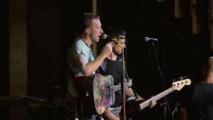 I Coldplay a Miami: canzone inedita per le vittime di Harvey