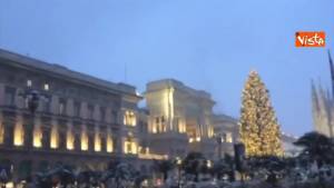 Prima neve a Milano, imbiancato anche il Duomo