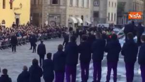 Funerali Astori, i giocatori della Juventus applauditi dai tifosi della Fiorentina