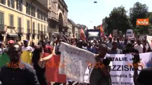 Il corteo antirazzista avverte Salvini: "La pacchia è finita"