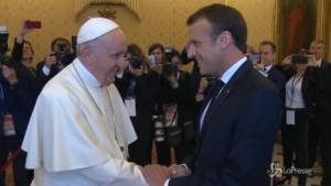 Il Papa incontra Macron