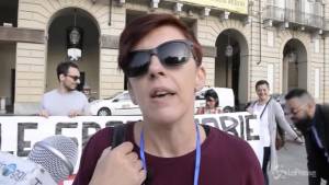 Torino, mamme in piazza contro assegnazione voucher scuola: "Penalizzati gli italiani"