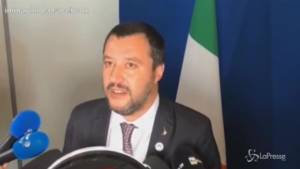 Migranti, Salvini: "Altro che razzisti, il modello italiano sta facendo scuola"