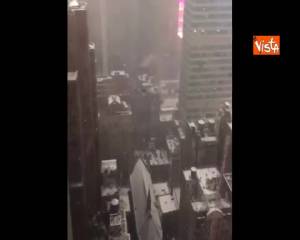 Maltempo negli USA, tempesta di neve a New York 