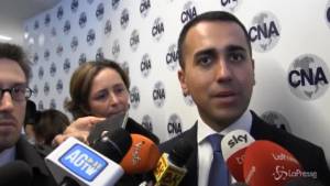 Di Maio: "Se serve sono disposto a tatuarmi che l'Italia non esce dall'Europa"