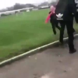 Inghilterra, bimba siriana picchiata dalle compagne