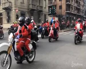 A Torino il motoraduno dei Babbi Natale