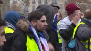 Gilet Gialli, Macron apre al dialogo con i manifestanti