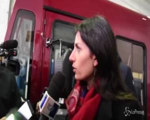 Raggi: "Esercito e fondi per riparare le strade"