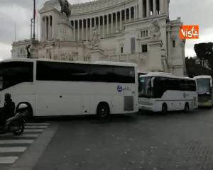 Protesta autobus turistici a Roma, bloccato il centro città