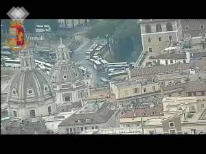 Il caos in piazza Venezia dall'elicottero
