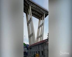 Genova, partita la demolizione dei resti del Ponte Morandi