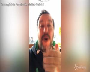 Salvini: "J-Ax è solo un poveretto"