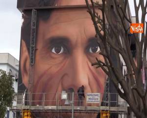 Pasolini a Scampia, il murales realizzato dallo street artist Jorit