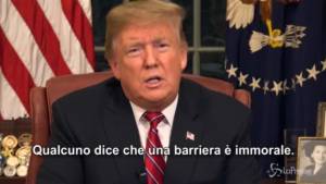 Trump: "Non si costruisce un muro perché si odia la gente all'esterno, ma perché si amano le persone all'interno"