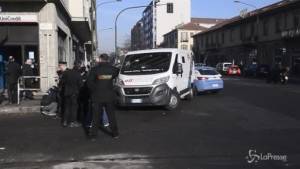 Torino, rapina a portavalori: ferita gravemente una guardia giurata