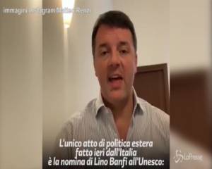 Renzi: "Unico atto di politica estera dell'Italia è la nomina di Lino Banfi"