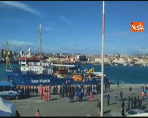 Sea Watch la nave ong con 47 migranti sbarca a Catania