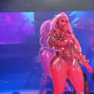 Nicki Minaj si sarebbe rifatta il sedere con il brazilian butt lift