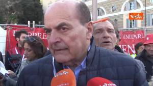 Investimenti, Bersani: “Dal governo un sacco di chiacchiere”