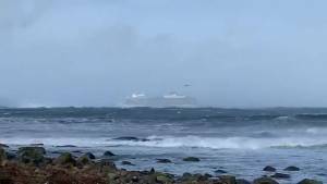 Viking Sky, la nave da crociera in balia delle onde