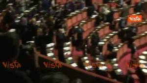 Salvini e la Lega festeggiano legittima difesa mentre parla la Cirinna', caos in aula al Senato