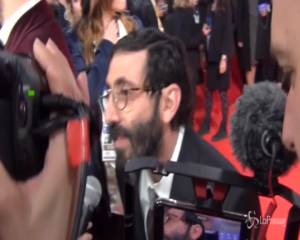 David di Donatello, sul red carpet siparietto tra Alessandro Borghi e Marcello Fonte