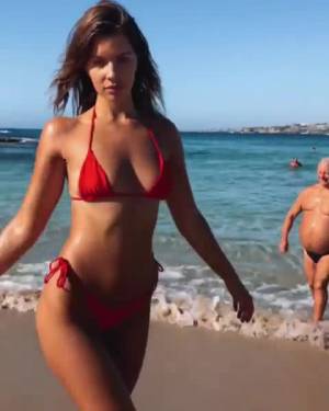 Kristina Mendonca, video hot al mare