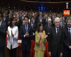 Lunga standing ovation per Mattarella all'Assemblea di Confindustria